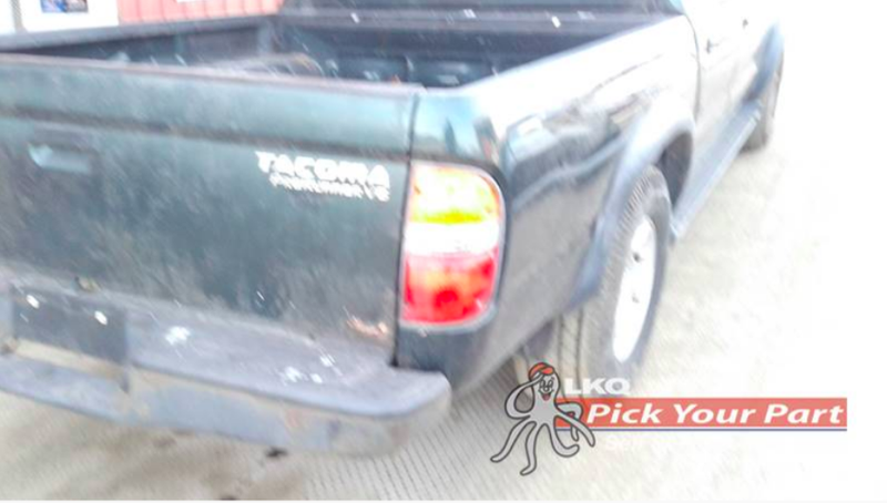 Illustration for article titled Look At This Totally Rusted-Out Toyota Tacoma